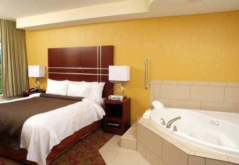 Springhill Suites Pigeon Forge Exterior photo